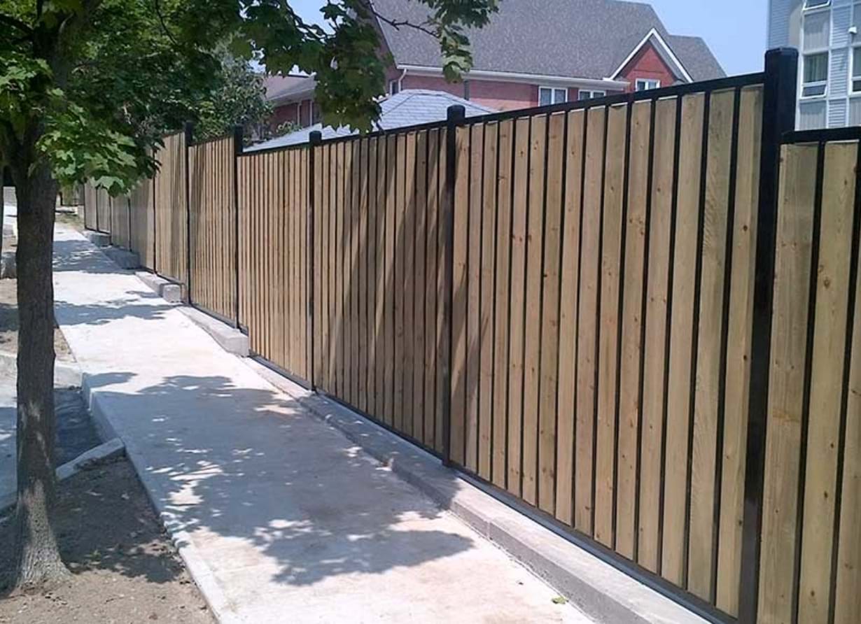 https://guardianfencing.us/wp-content/uploads/2025/02/estate-slider-03.jpg